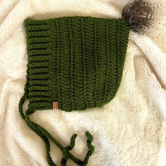 Oikos Handmade Other - The very sweetest and gorgeously hand knit crocheted winter hat. Like new!